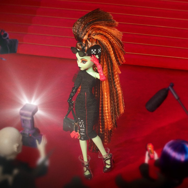 Monster High Off-Whiteâ„¢ c/o Electra Melody - imagen adicional