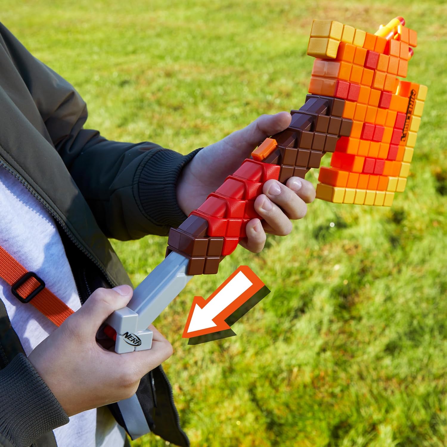 Minecraft Hacha de NERF Firebrand F8953 - imagen adicional