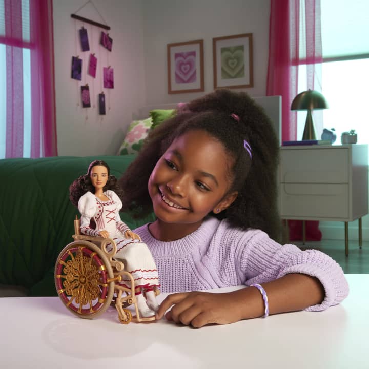 Wicked Nessarose muñeca y accesorios HXY36 - imagen adicional