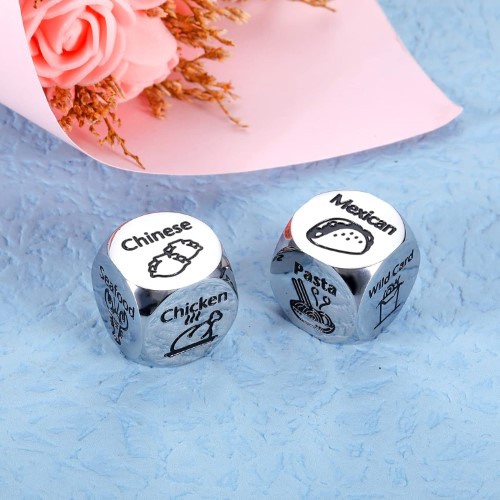 Dados metálicos para jugar a cena romántica - imagen adicional