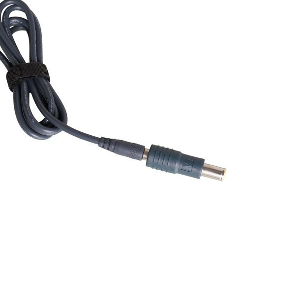 onn. Cargador universal para laptop 65W - imagen adicional
