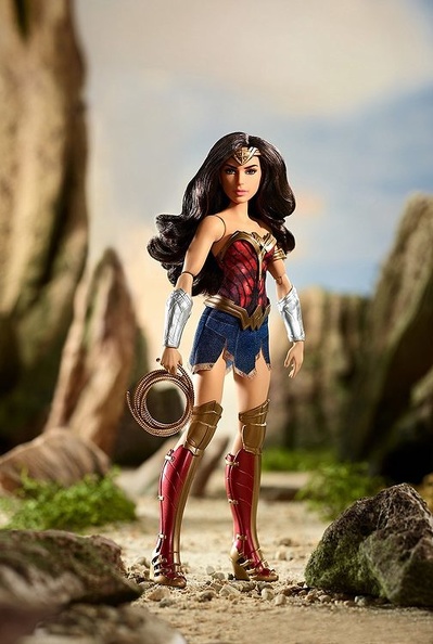 Wonder Woman muñeca FDF35 - imagen adicional