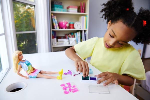 Barbie Crayola estampado FRP05 - imagen adicional