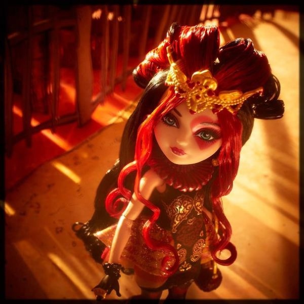 Ever After High Lizzie Hearts BJG98 - imagen adicional