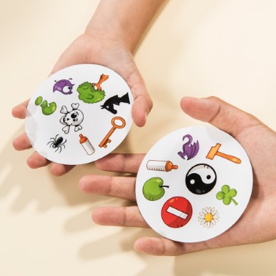 Spot It! Classic Juego de Cartas - imagen adicional