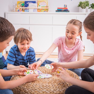 Spot It! Classic Juego de Cartas - imagen adicional