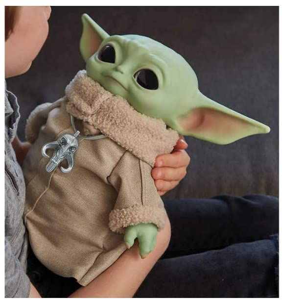 Mandalorian Baby Yoda con accesorios - imagen adicional