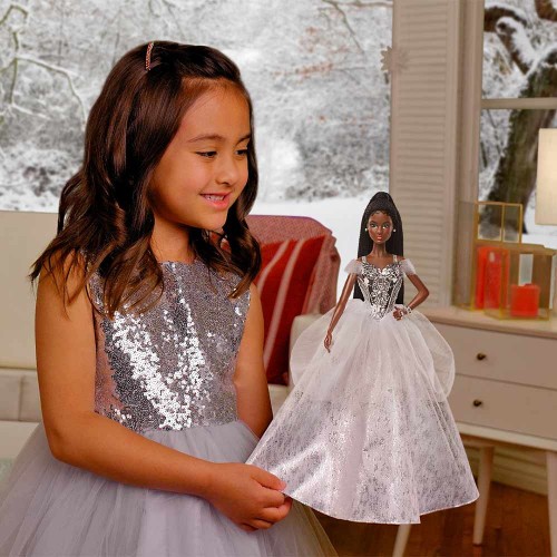 2021 Holiday Barbie - Morena - imagen adicional
